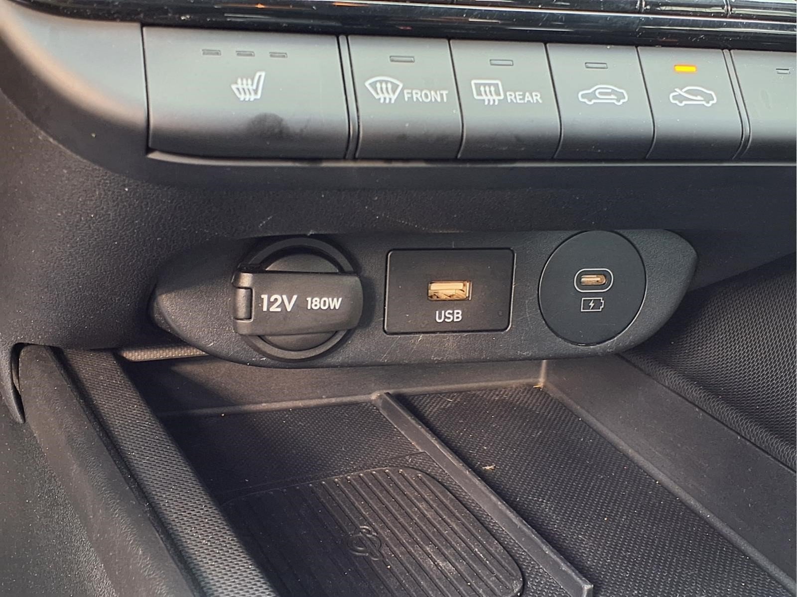 Used 2025 Hyundai Elantra SEL FWD image 14