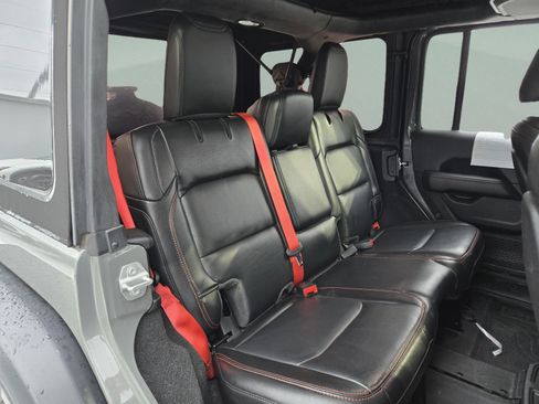 Used 2020 Jeep Wrangler Unlimited Rubicon w/ Quick Order Package 28Y Recon AWD/4WD image 32