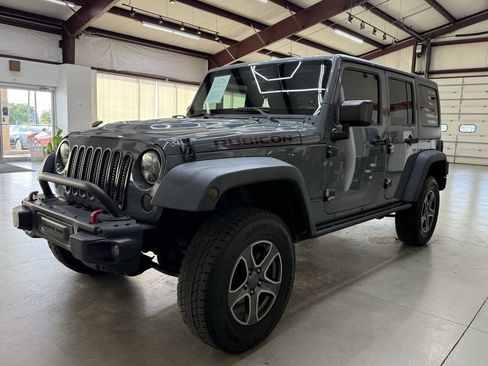 Used 2015 Jeep Wrangler Unlimited Rubicon AWD/4WD image 5