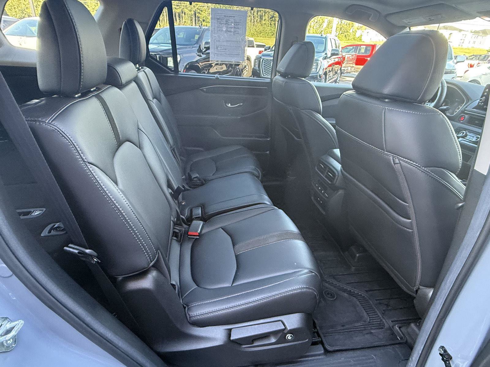 Used 2025 Honda Pilot Touring image 24