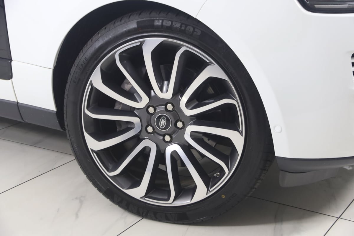 Used 2016 Land Rover Range Rover Supercharged AWD/4WD image 17