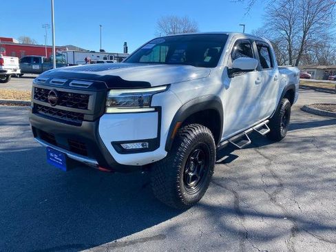 Used 2025 Nissan Frontier PRO-4X image 3