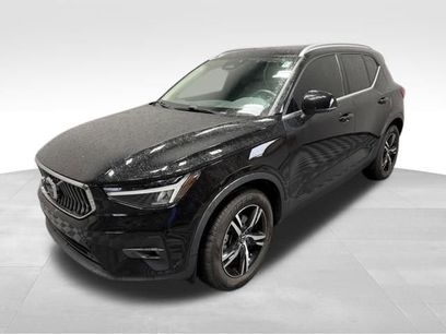 Used 2023 Volvo XC40 B5 Plus
