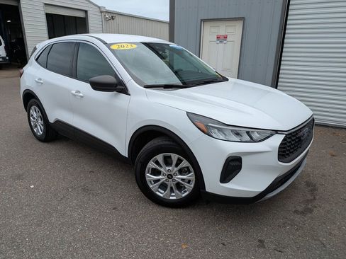 Certified 2023 Ford Escape Active w/ Cold Weather Package image 2