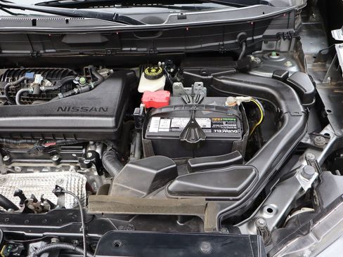 Used 2015 Nissan Rogue S image 39