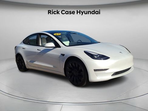 Used 2022 Tesla Model 3 Performance image 9