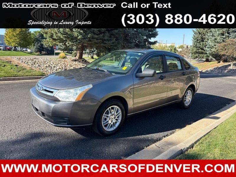 Used 2011 Ford Focus SE image 1