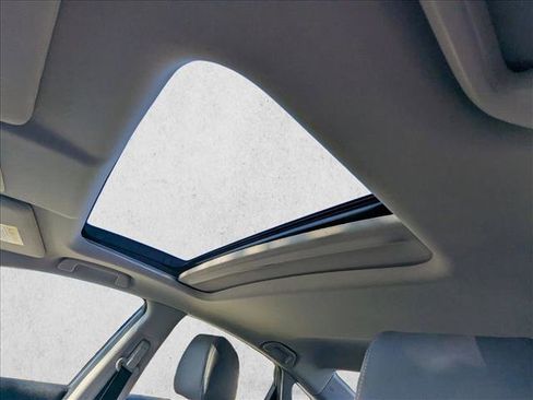 Used 2018 Honda Civic Touring image 13