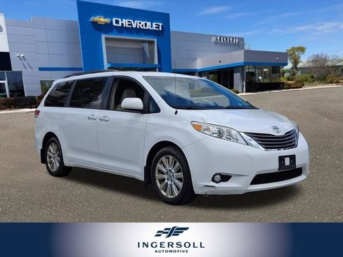 Used 2014 Toyota Sienna XLE w/ Entertainment Package AWD/4WD image 1