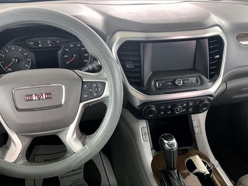 Used 2017 GMC Acadia SLE image 9