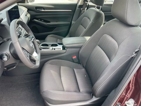 Certified 2023 Nissan Altima 2.5 SV w/ SV Premium Package AWD/4WD image 7