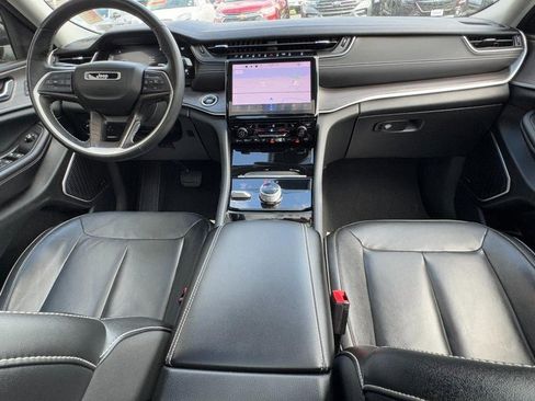 Used 2022 Jeep Grand Cherokee L Limited AWD/4WD image 13