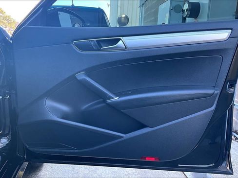 Used 2016 Volkswagen Passat 1.8T R-Line image 22