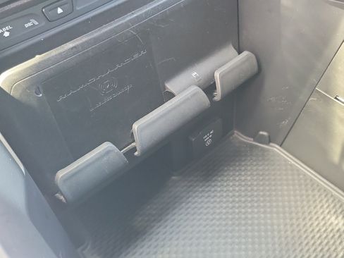 Used 2019 RAM 1500 Laramie AWD/4WD image 26