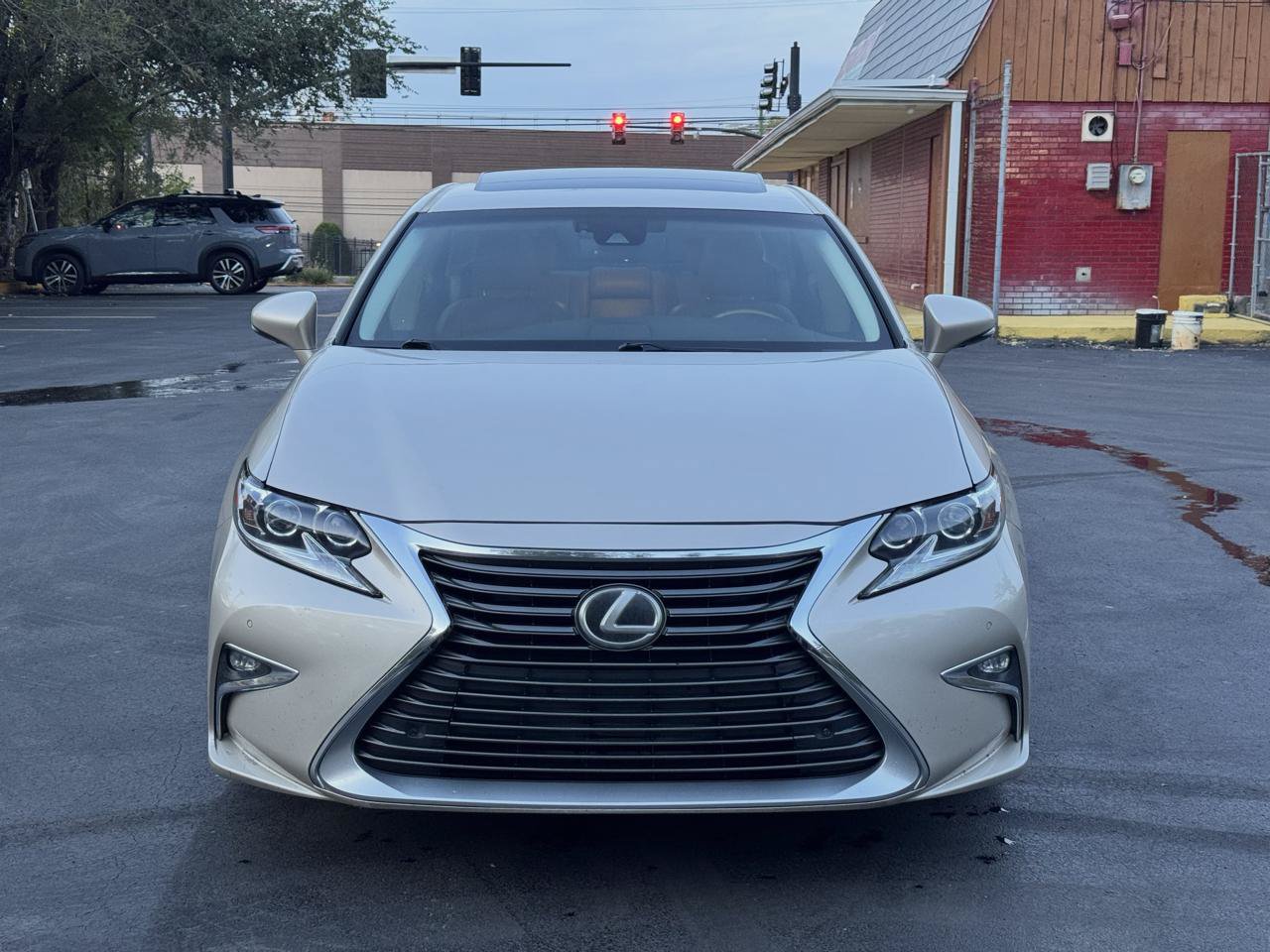 Used 2016 Lexus ES 350 w/ Luxury Package w/Wood Trim FWD image 3