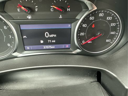 Used 2023 GMC Terrain SLT image 11