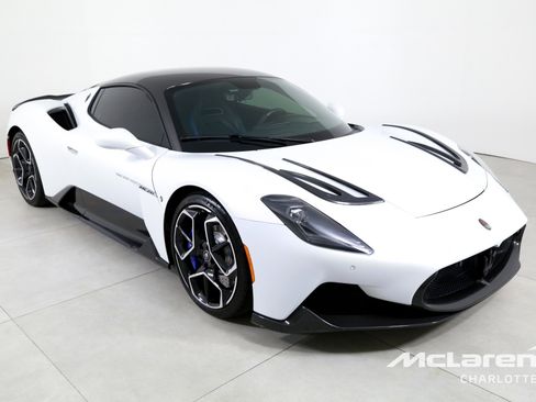 Used 2022 Maserati MC20 Coupe image 3