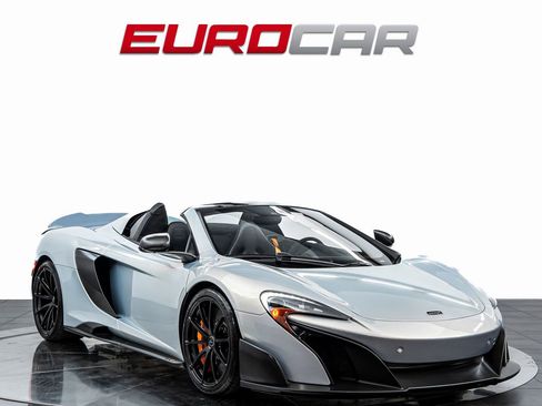Used 2016 McLaren 675LT Spider image 9
