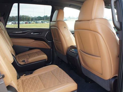 Used 2024 Cadillac Escalade Sport w/ Touring Package image 25