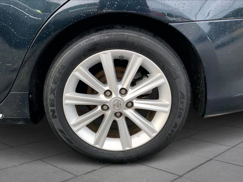 Used 2014 Toyota Camry XLE image 10