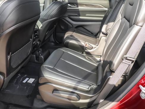 New 2025 Jeep Grand Cherokee L Limited w/ Black Appearance Package image 9