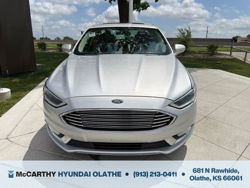 Used 2017 Ford Fusion SE FWD image 8