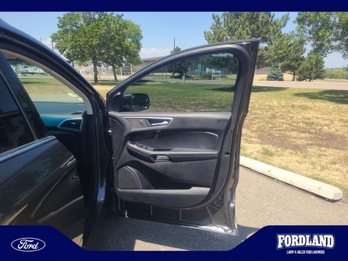 Used 2019 Ford Edge SEL w/ Equipment Group 201A AWD/4WD image 16