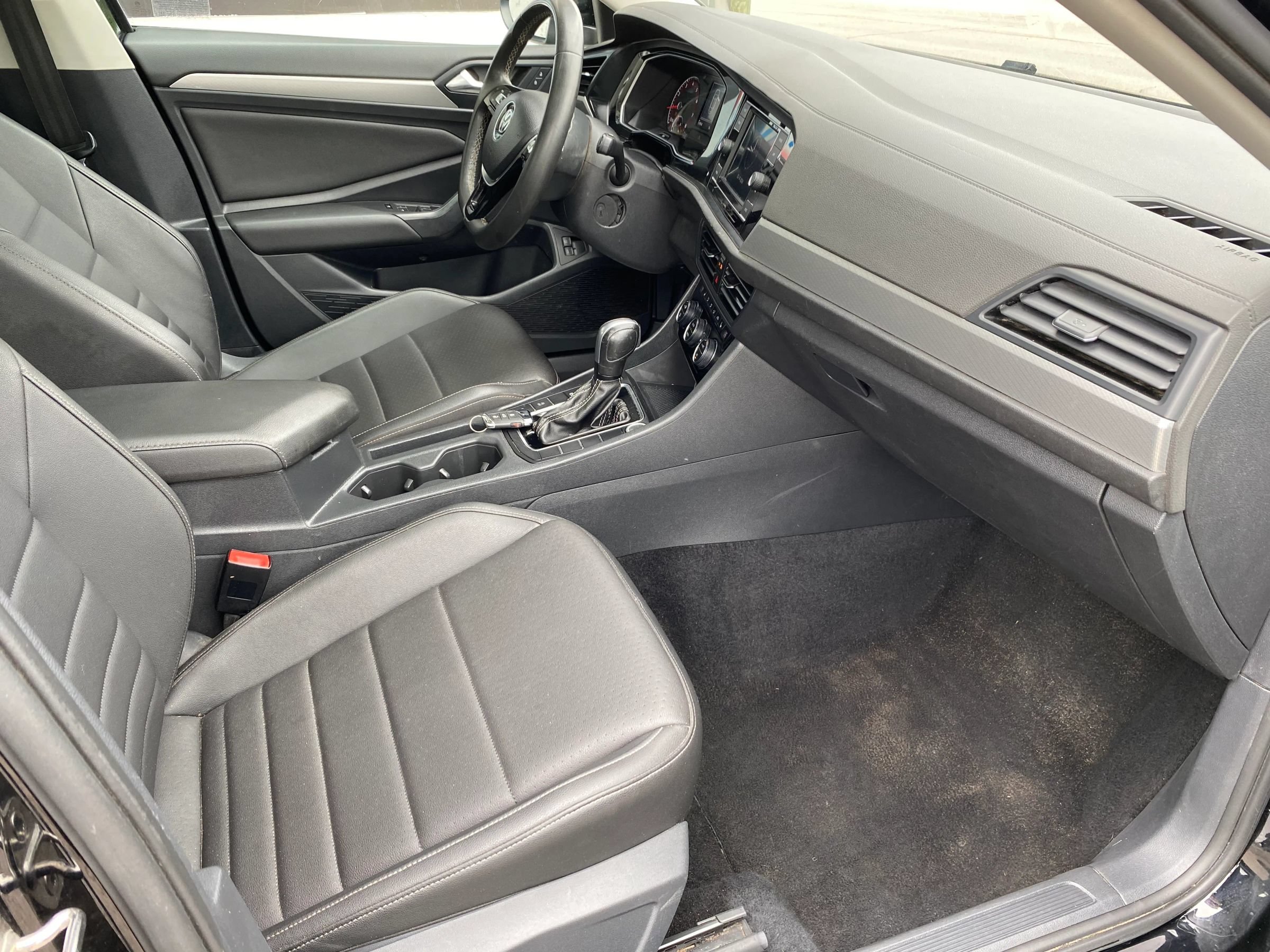 Used 2021 Volkswagen Jetta SE FWD image 12