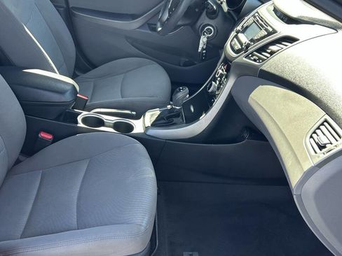 Used 2014 Hyundai Elantra SE w/ Option Group 02 image 13