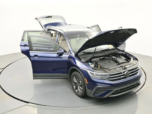 Used 2022 Volkswagen Tiguan SE image 39