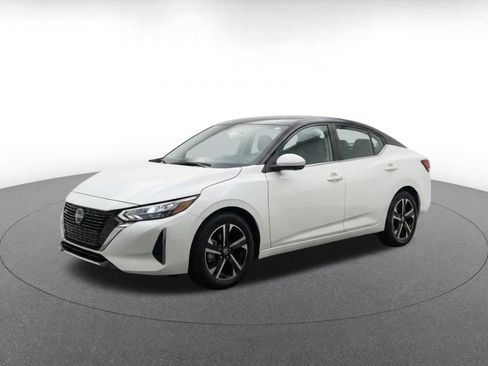 Used 2025 Nissan Sentra SV FWD image 3