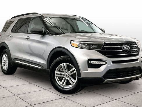 Certified 2021 Ford Explorer XLT w/ Equipment Group 202A image 2