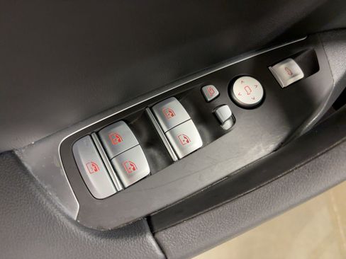 Used 2025 BMW X4 xDrive30i image 12