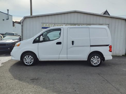 Used 2014 Nissan NV200 SV w/ Exterior Appearance Package FWD image 2