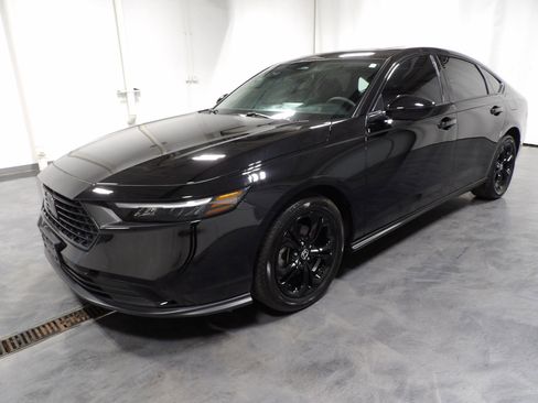 Used 2025 Honda Accord SE image 3