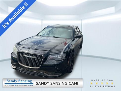 Used 2017 Chrysler 300 S RWD image 1
