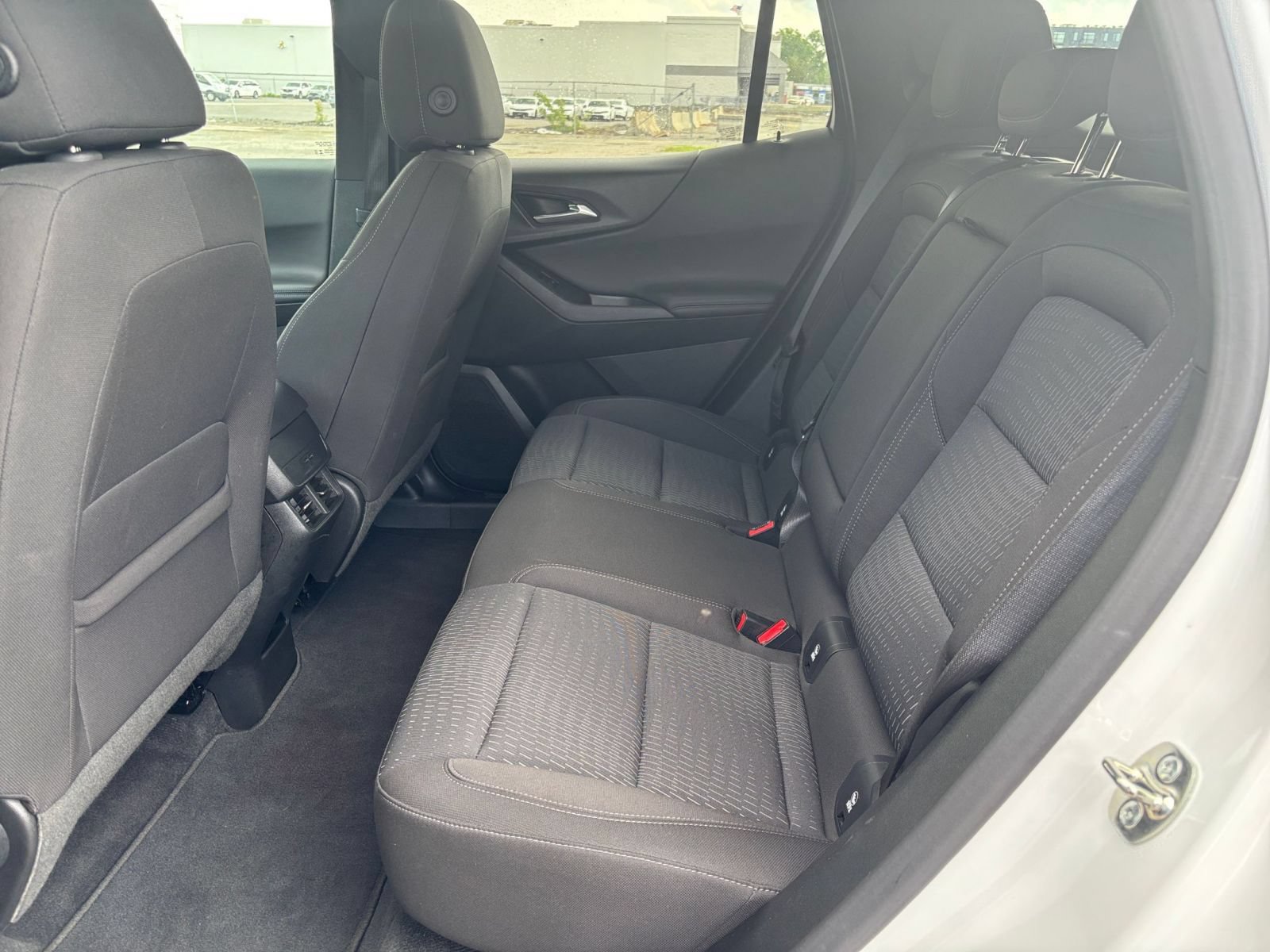 Used 2025 Chevrolet Equinox LT FWD image 24