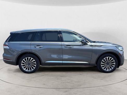Used 2023 Lincoln Aviator Reserve w/ Equipment Group 201A AWD/4WD image 4