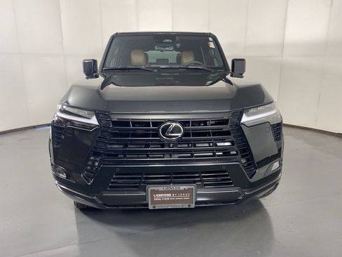 Used 2024 Lexus GX 550 image 5