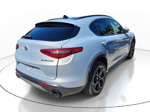 Used 2022 Alfa Romeo Stelvio Ti w/ Active Assist Plus Package AWD/4WD image 5