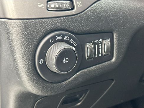 Used 2022 Jeep Cherokee Latitude Lux AWD/4WD image 10