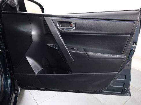 Used 2017 Toyota Corolla SE image 28