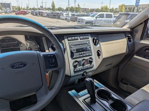 Used 2014 Ford Expedition XLT RWD image 20