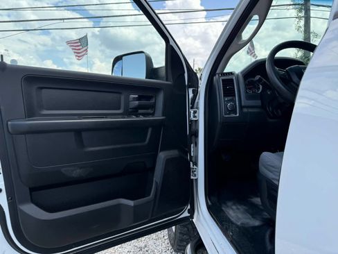 Used 2014 RAM 2500 Tradesman w/ Chrome Appearance Group AWD/4WD image 12