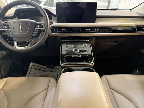 Used 2022 Lincoln Nautilus FWD w/ Premium Package image 22