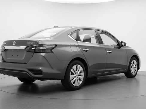 Used 2025 Nissan Sentra S FWD image 9