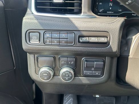 Used 2023 GMC Yukon XL Denali w/ Denali Reserve Package RWD image 28