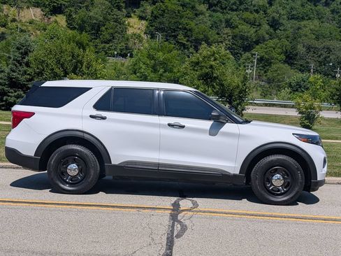 Used 2021 Ford Explorer 4WD Police Interceptor image 3
