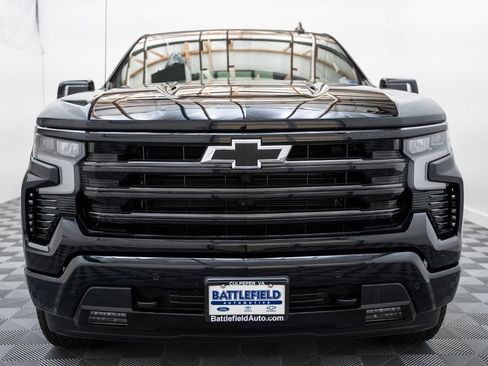 Used 2025 Chevrolet Silverado 1500 High Country w/ Midnight Edition AWD/4WD image 2