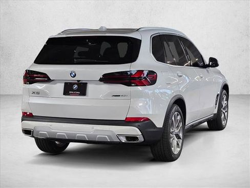 Used 2026 BMW X5 sDrive40i w/ Parking Assistance Package image 5